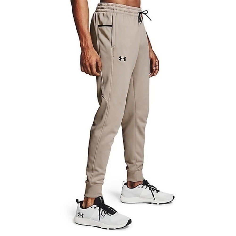 NWT. UNDER ARMOUR Men’s Sweatpants